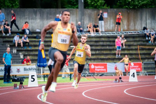 Fabian Dammermann (LG Osnabrueck) als Startlaeufer der 4x400m des DLVs am 03.06.2022 waehrend der Sparkassen Gala in Regensburg